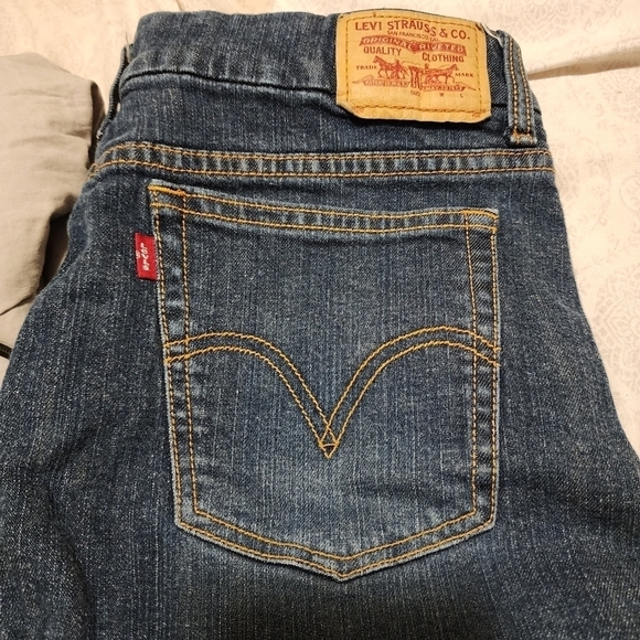 Levi’s Deconstructed Dark Wash Blue Denim Mini Skirt Raw Hem Women's Size 8 EUC - Picture 7 of 16